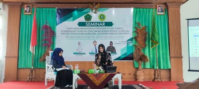 Seminar entrepreneurship yang digelar oleh Himpunan Mahasiswa Program Studi (HMPS) Perbankan Syariah dan Manajemen Bisnis Syariah STAIN An-Nawawi Purworejo,(Foto lukman)