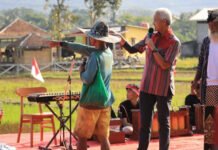 Berdiri Tegap Nyanyikan Indonesia Raya, Petani Di Bergas Lor Curi Perhatian Ganjar