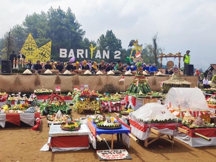 TRADISI. Desa Maron Kecamatan Garung kembali menggelar tradisi baritan.