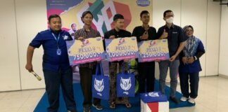 tiga siswa yang akan mewakili Yamaha DDS 3 (Jateng-Yogyakarta) untuk maju di babak final nasional