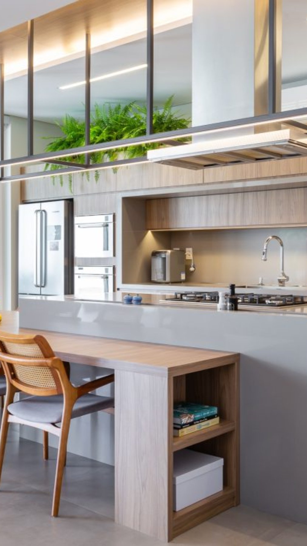 cozinha planejada com ilha moderna