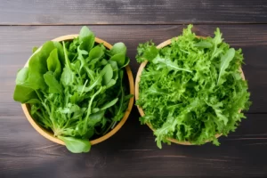 Rukola versus sałaty: analiza wartości odżywczych i właściwości zdrowotnych