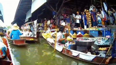 Did you know that Kelantan has not one, but two floating markets? 11