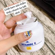 Kem Vitamin E Thái Lan - Kem Dưỡng da chống khô nẻ - 869 thumbnail