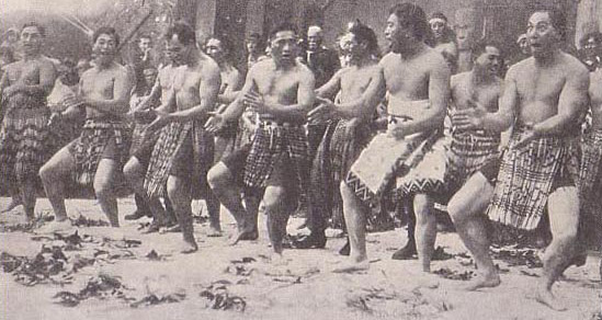 maories-bailando-el-haka