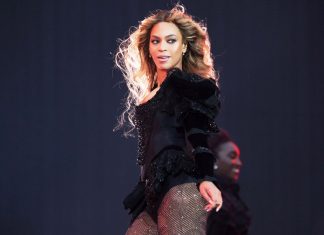 Czarna Pantera Beyonce chce śpiewać dla Jamesa Bonda