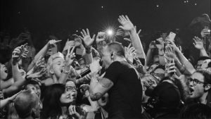 Linkin Park przedstawiają koncertowe "Crawling" (WIDEO)
