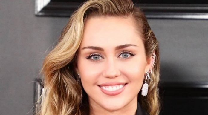 Miley Cyrus przyćmiła wszystkich na premierze filmu "Jak romantycznie"