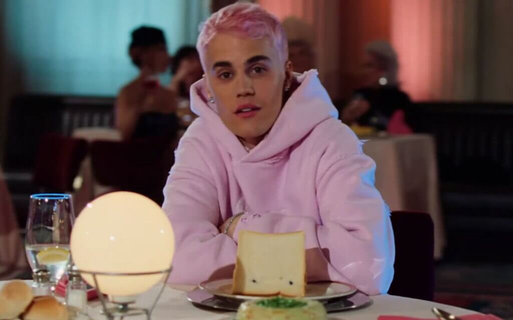 Justin Bieber ma różowe włosy! To wideo hitem Internetu