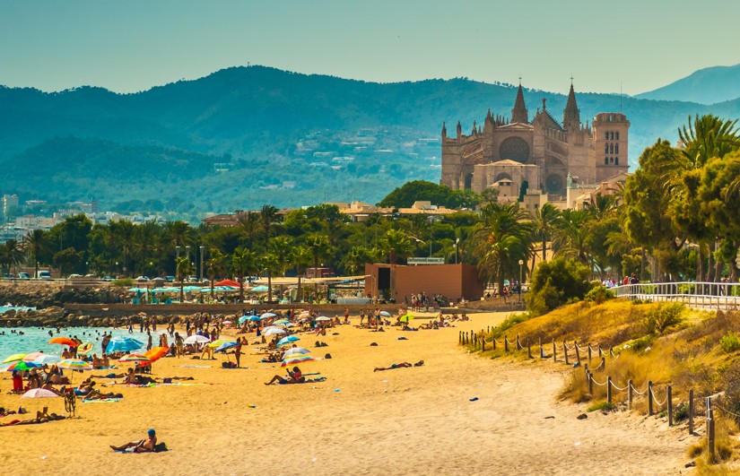 Pohled z pláže Palma de Mallorca, Mallorka