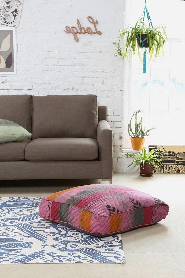 Featured Photo of How To Decorate Room With Floor Pillow