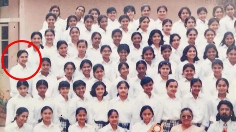 Berita artis terbaru: Potret lawas artis India masa sekolah