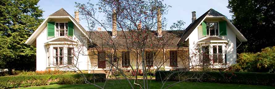 Colour photo of Ardgowan National Historic Site.