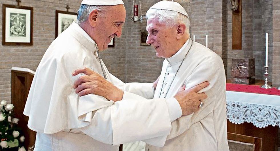COINCIDENCIA. Expertos aseguran que Francisco y Benedicto se oponen al celibato. (Reuters)
