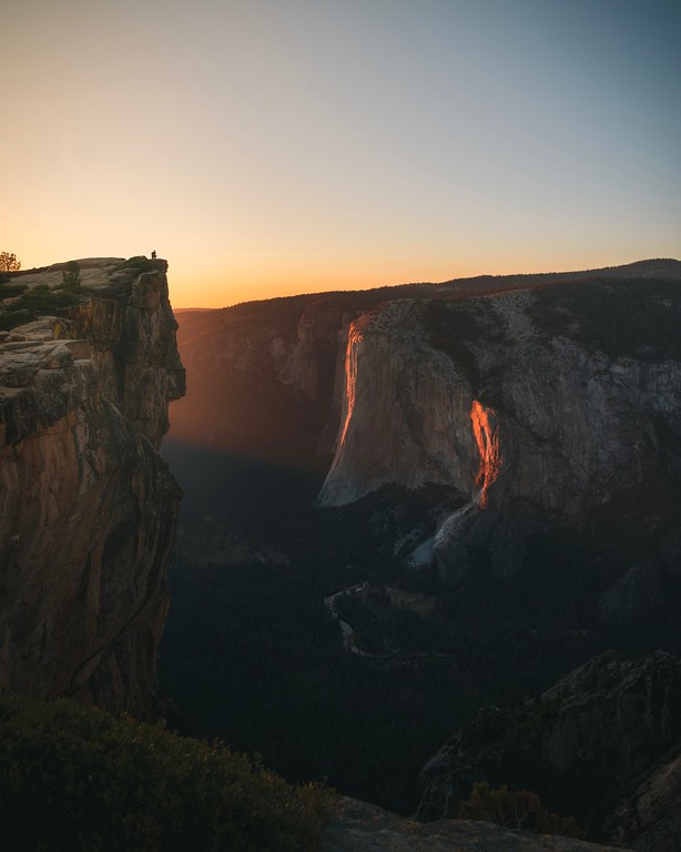 Taft Point in Yosemite at sunset