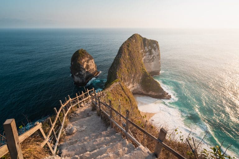 Kelingking Beach Nusa Penida – Instagram Famous Viewpoint
