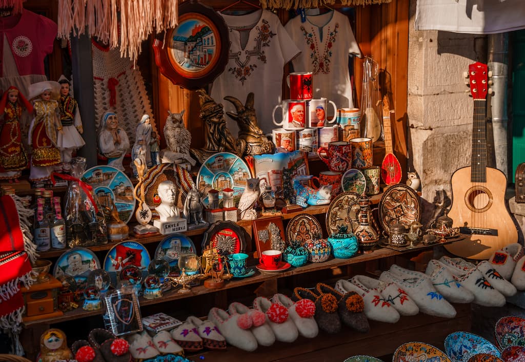Albanian souvenirs, opinga