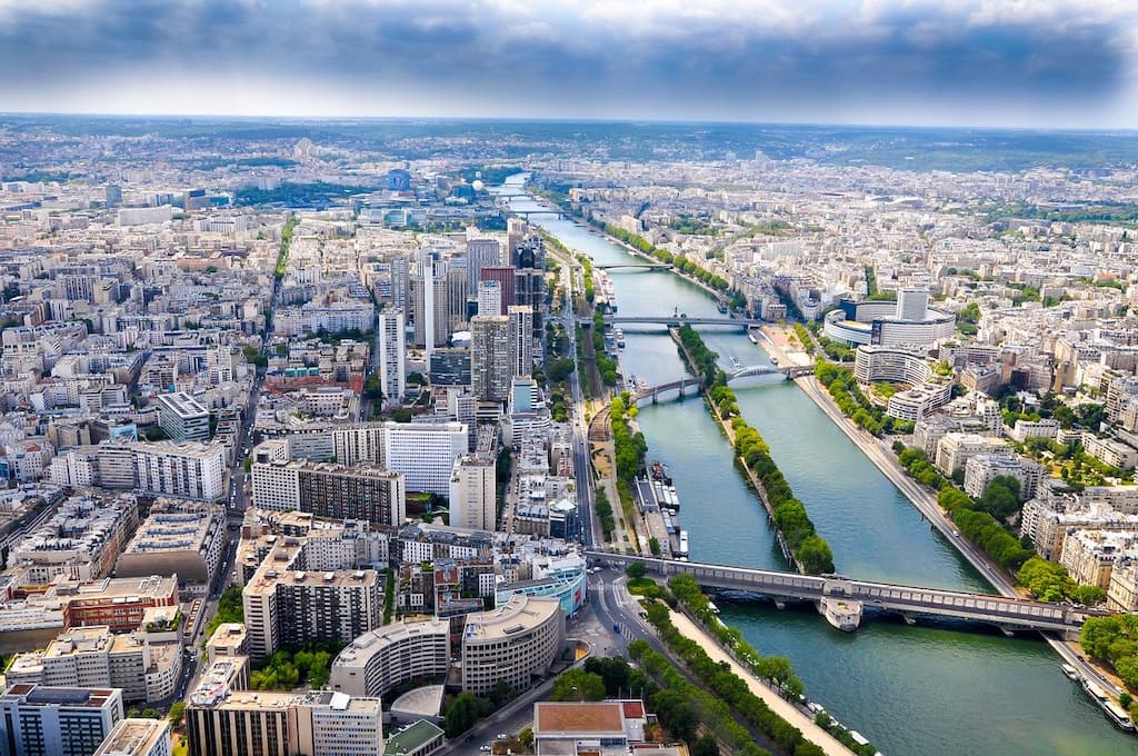 what is paris known for, Seine River