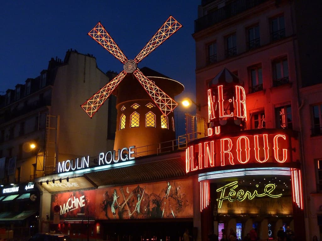 moulin rouge Paris, famous places in paris