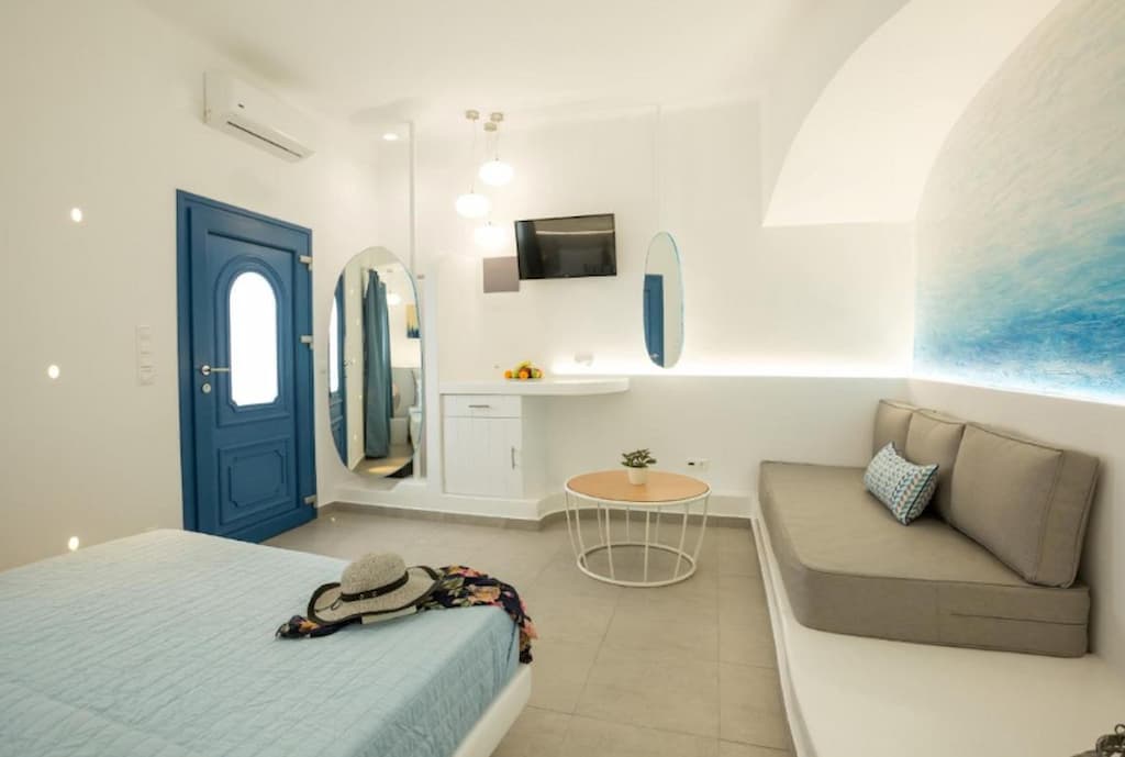 private pool hotel in Santorini