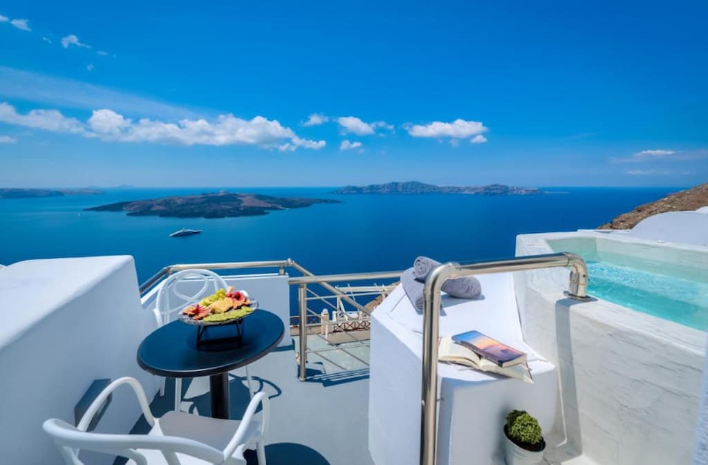 hotels in Fira with Caldera view