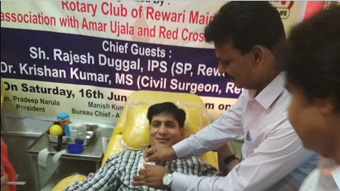 Rotary club of Rewari Main in association with Amar Ujala organized a blood donation camp at Civil Hospital, Rewari