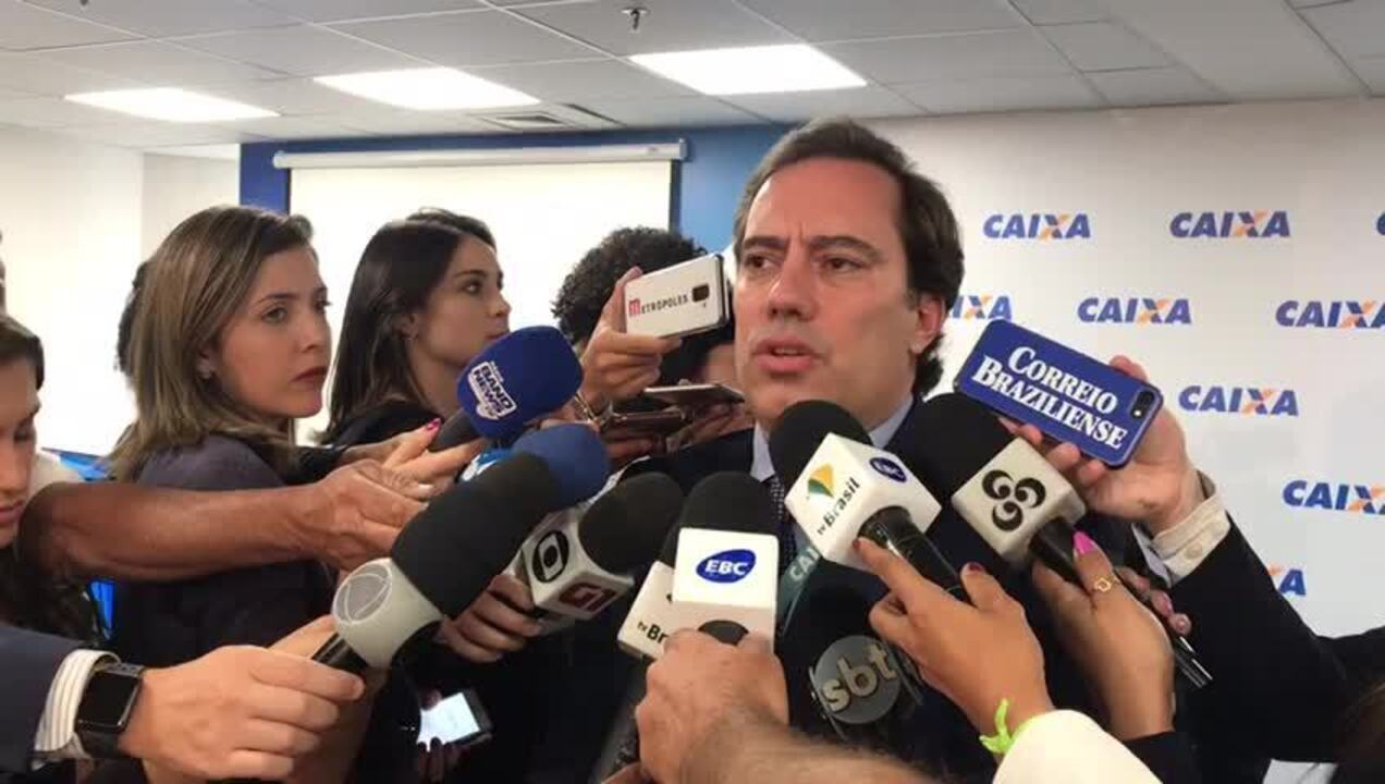 O presidente da Caixa, Pedro Guimarães, fala sobre horário de antedimento na Caixa