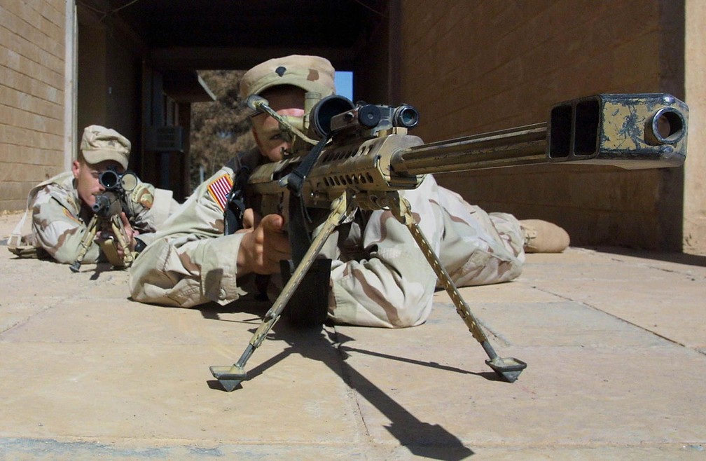 Snipers americanos durante treinamento na base aérea do Campo Qayyara, no Iraque — Foto: Ahmad A--Rubaye/AFP/Arquivo