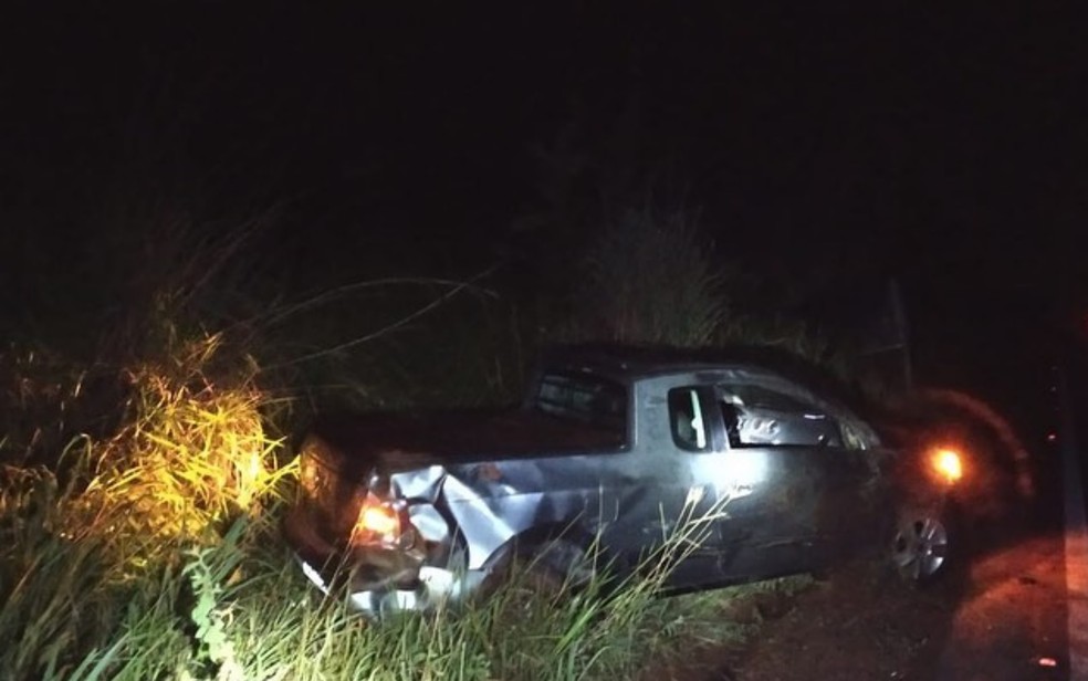 Acidente aconteceu após carro em que jovem estava bater contra outro veículo na GO-431, perto de Pirenópolis, Goiás — Foto: Divulgação/Corpo de Bombeiros