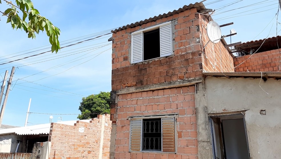 Jovem foi atacada dentro de casa na região do bairro Jardim São Dimas em São Pedro — Foto: Reprodução/EPTV