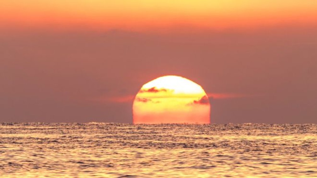 Em algumas partes do mundo, momentos do nascer e do pôr-do-sol têm ficado cada vez mais espetaculares. — Foto: Getty Images/BBC