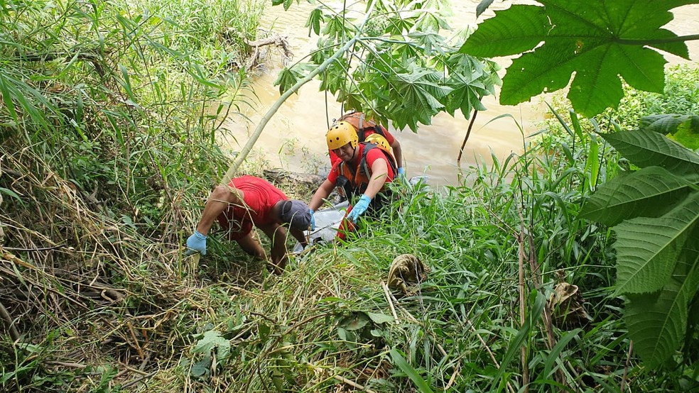 Corpo foi encontrado no Rio Capivari, na altura da Fazenda Itapeva, em Rafard — Foto: Tonny Machado/ Raízes FM
