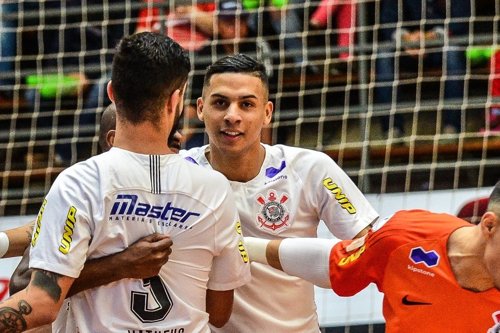 Douglas Nunes jogava futsal pelo Corinthians — Foto: Ricardo Artifon/CBFS
