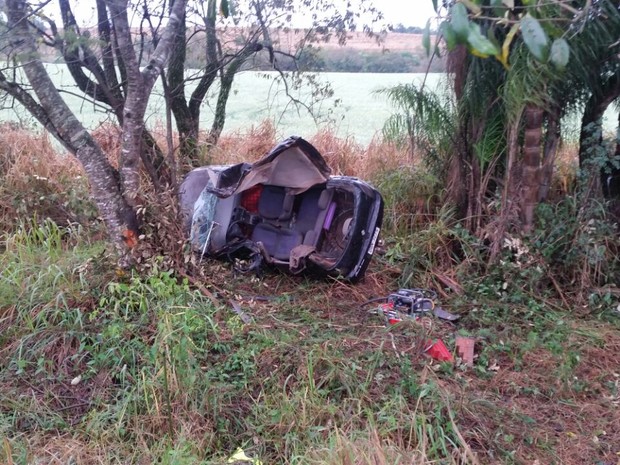 Acidente aconteceu na rodovia SP-249 em Itapeva  (Foto: Divulgação/Polícia Militar Rodoviária)