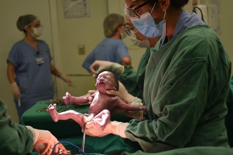 Trigêmeos nasceram em intervalo de minutos em hospital de SC — Foto: Larissa Machado/Hospital Santo Antônio