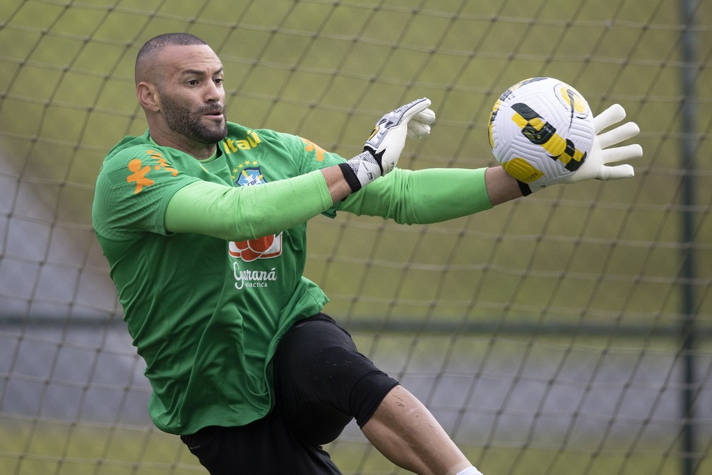 Weverton foi cortado da seleção brasileira — Foto: Lucas Figueiredo / CBF