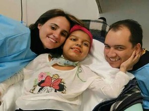 Eloana Maria Munhoz e Itallo Pablo Souza Braga lutaram para manter tratamento da filha em Botucatu (Foto: Eloana Munhoz/Arquivo pessoal)