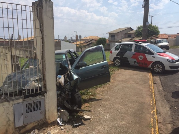 Motorista teve ferimentos leves (Foto: Site J. Serafim Show / Divulgação)