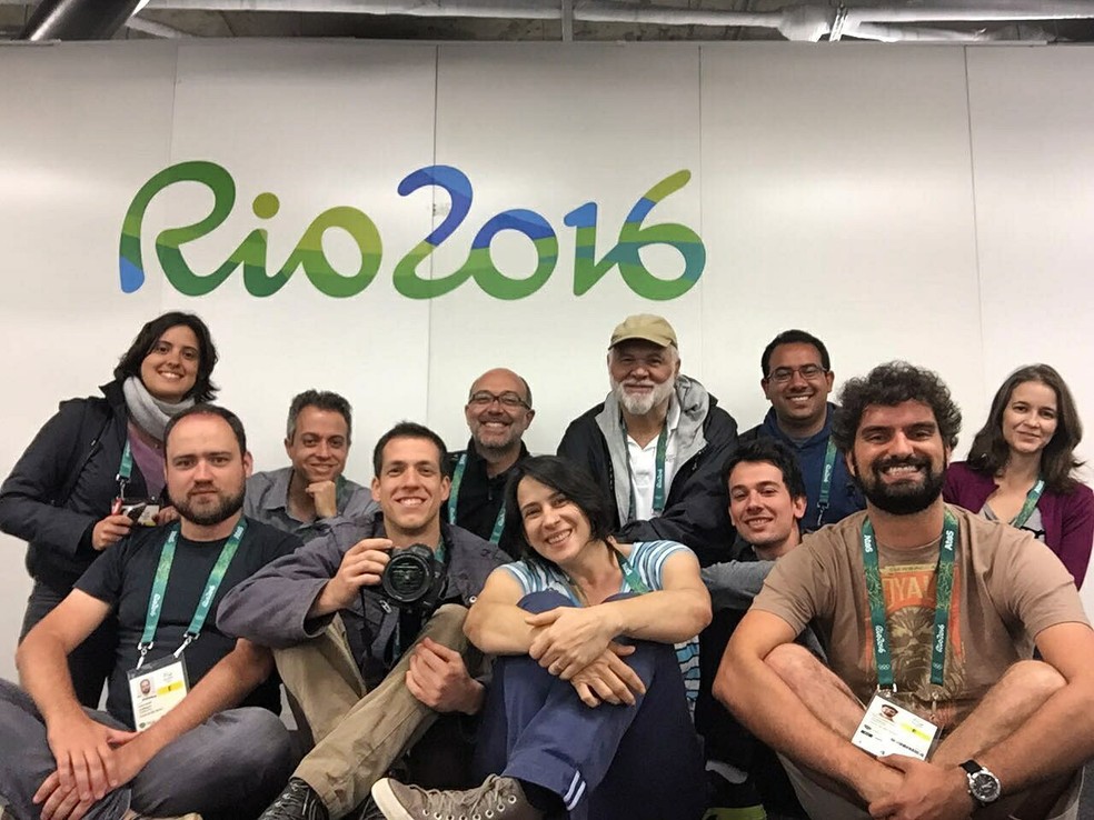 Edgard Alves (de boné) com a equipe da Folha na Rio 2016 — Foto: Arquivo pessoal