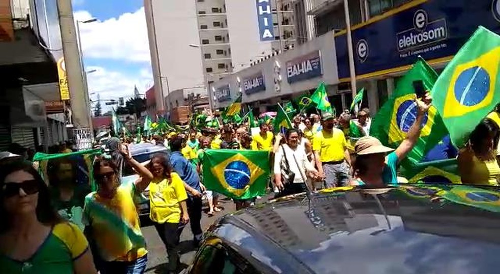 Protesto pró-Bolsonaro na manhã deste domingo, em Uberlândia — Foto: Redes sociais
