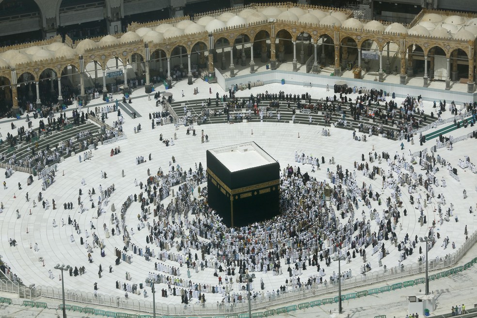 Meca, cidade na Arábia Saudita considerada sagrada para os muçulmanos — Foto: Amr Nabil/AP