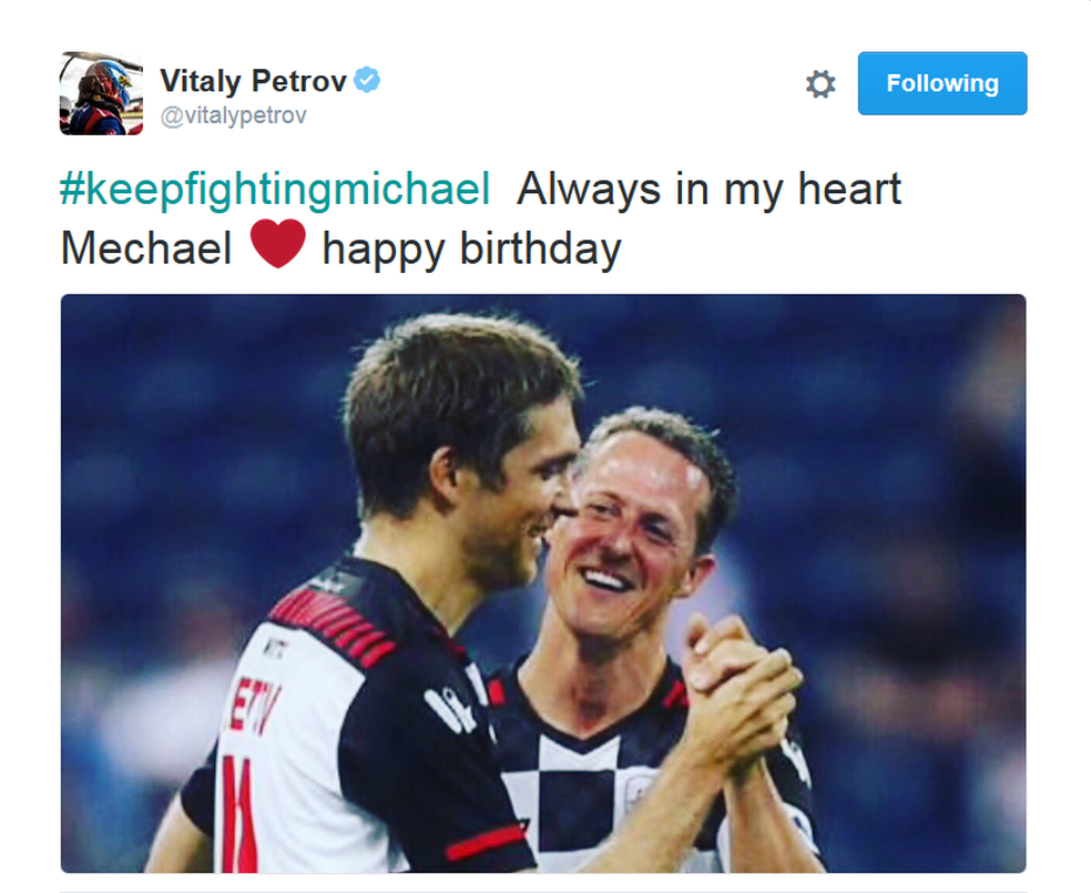 Vitaly Petrov deseja feliz aniversário a Schumacher (Foto: Reprodução)