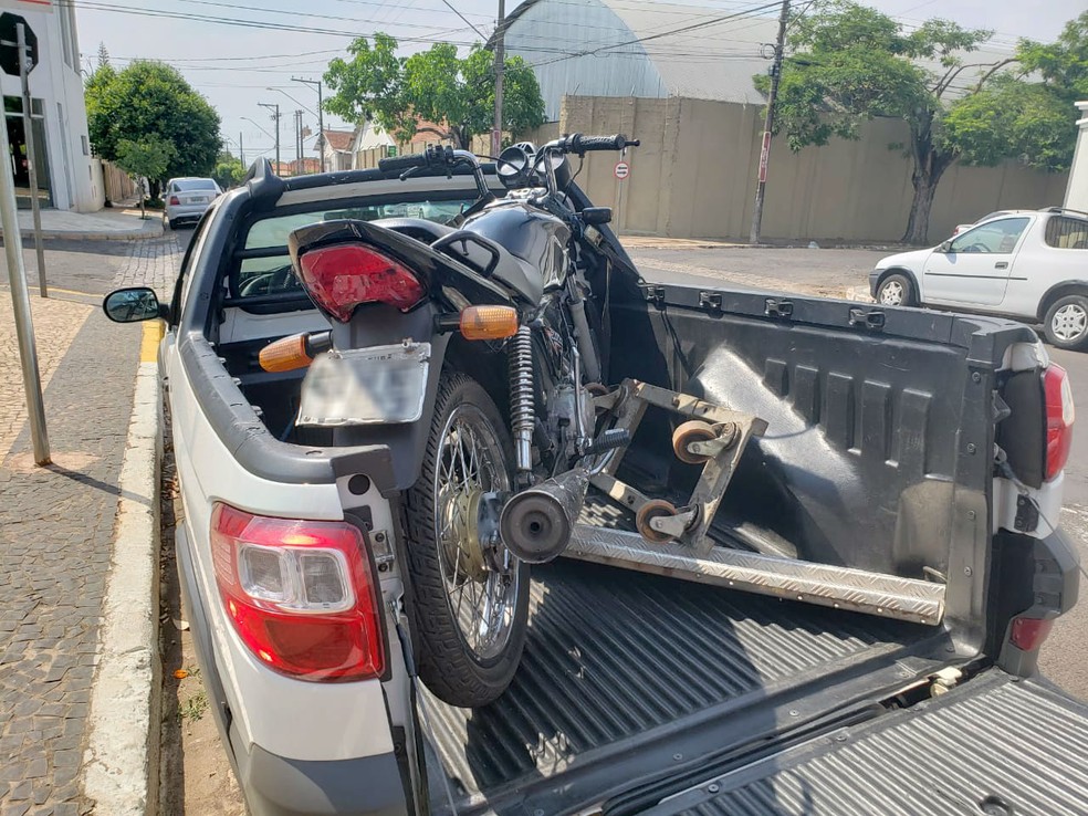 Suspeito de furtar moto e esfaquear homem é preso após ficar ‘entalado’ em telhado, em Tupã — Foto: Arquivo pessoal