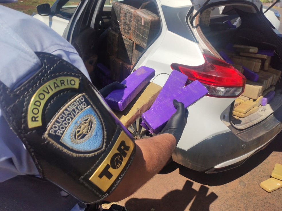 Droga foi encaminhada para CPJ de Ourinhos onde será pesada — Foto: Polícia Rodoviária/ Divulgação