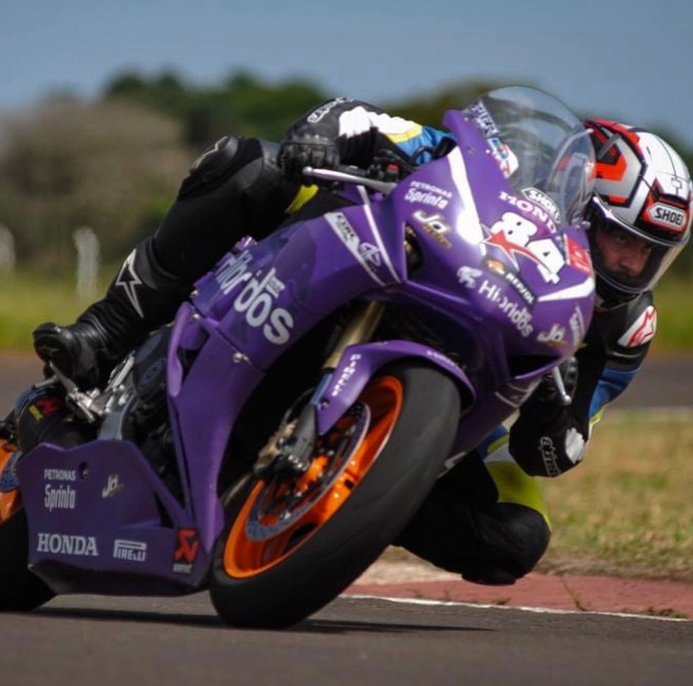 Rogério Ferreira era apaixonado por motos de alta cilindrada e pilotava uma no momento do acidente — Foto: Instagram/Reprodução