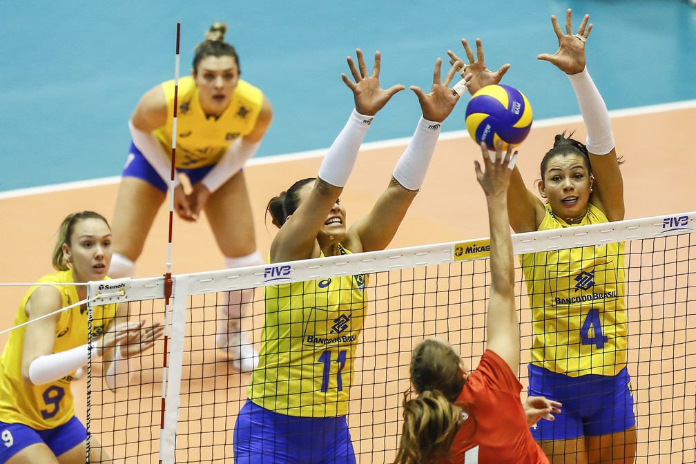 O bloqeio foi um dos pontos fortes na vitória do Brasil (Foto: Divulgação/FIVB)