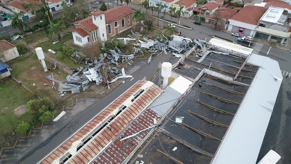 Estragos causados pelo temporal em Pirassununga — Foto: Guarda Municipal/Divulgação
