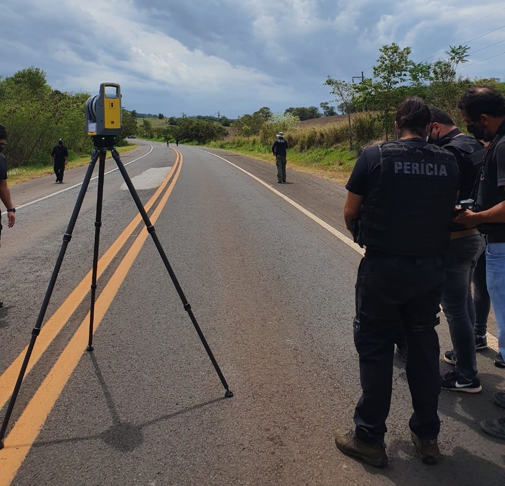 Perícia foi realizada nesta segunda-feira (30) no local do acidente que deixou dezenas de mortos em Taguaí (SP) — Foto: Arquivo Pessoal