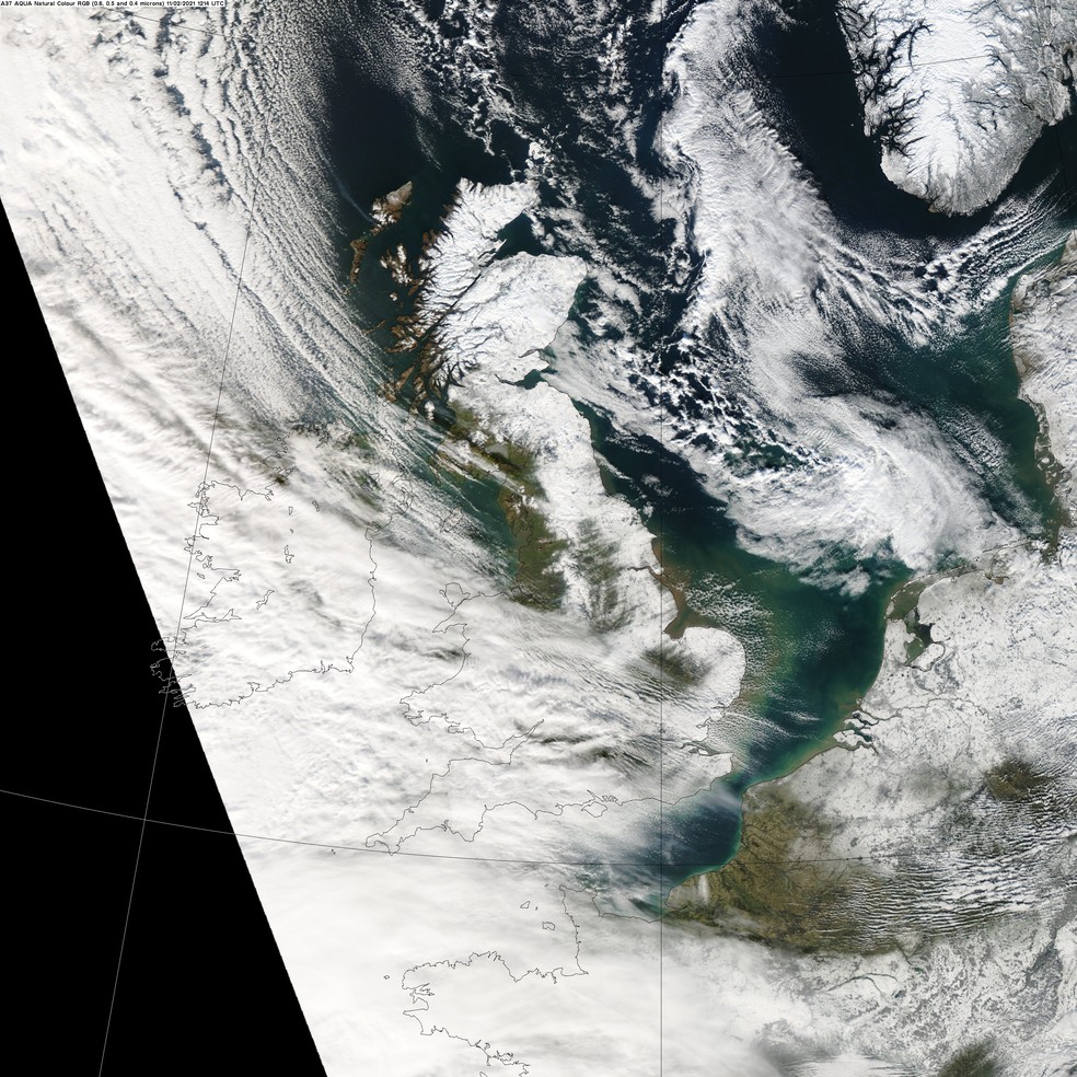 Imagem de satélite mostra quase todo o norte da Grã Bretanha coberto por neve em 11 de fevereiro de 2021 — Foto: Reprodução/Twitter/Met Office
