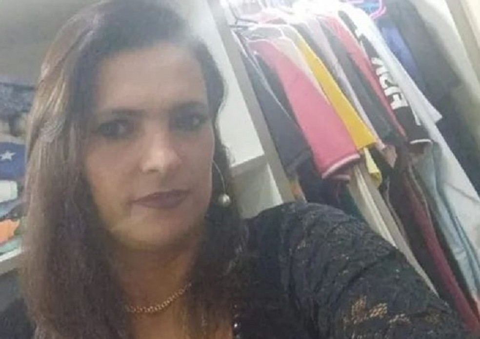 A vítima, identificada como Roseli de Cássia Borges Crepaldi, foi até a casa do ex-marido com a filha, em Iacanga (SP)  — Foto: Facebook/Reprodução